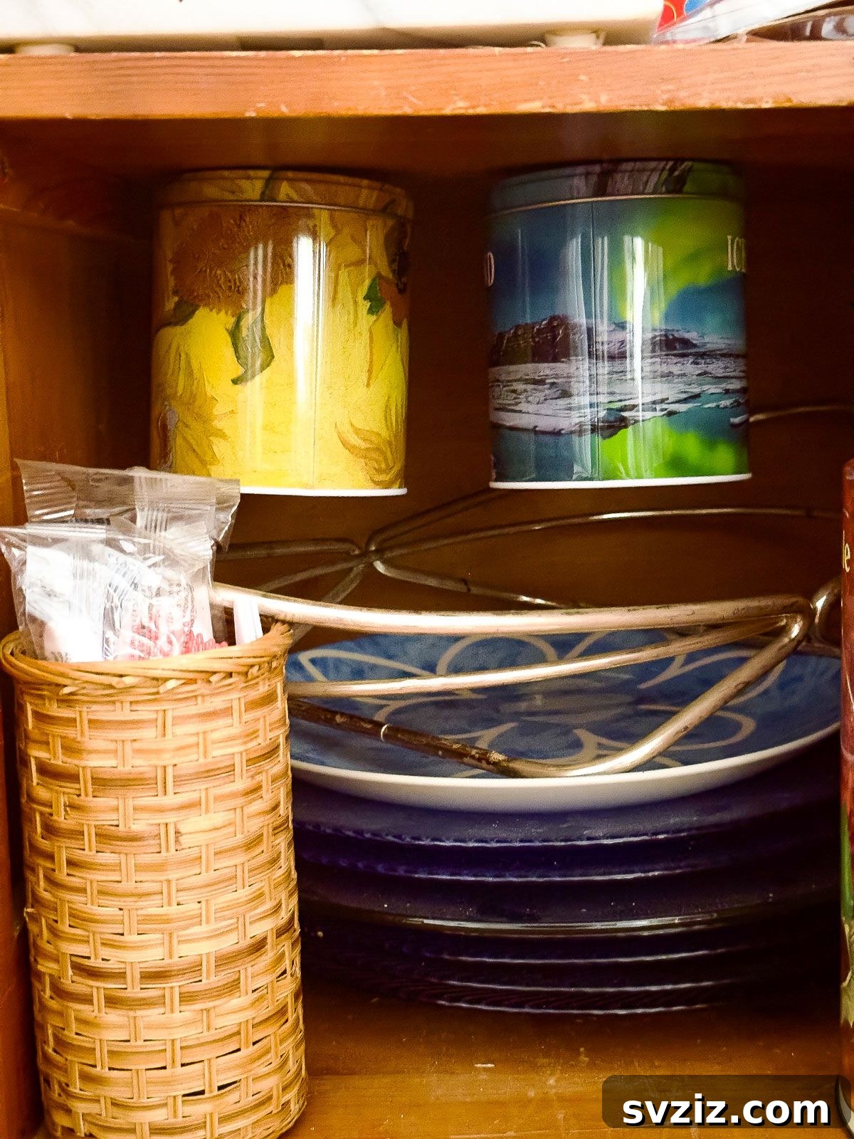 Hang Tea Tins with Magnets for a Unique Storage Solution