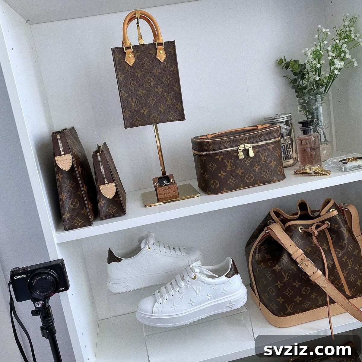 Individual purse stands elegantly displaying handbags