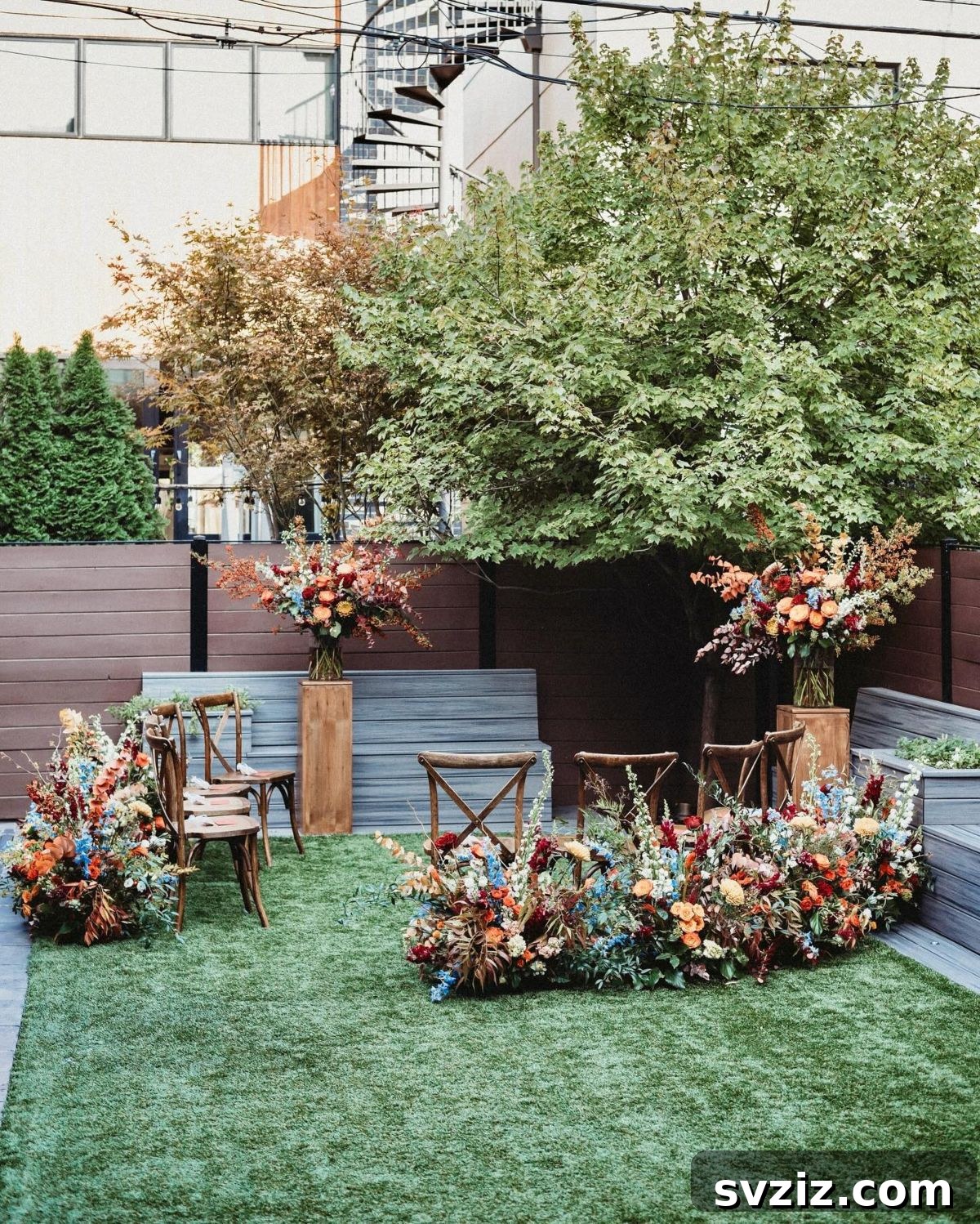Small Weddings, Big Charm: 31 Intimate Ideas 3 Big and Beautiful Florals at an intimate wedding