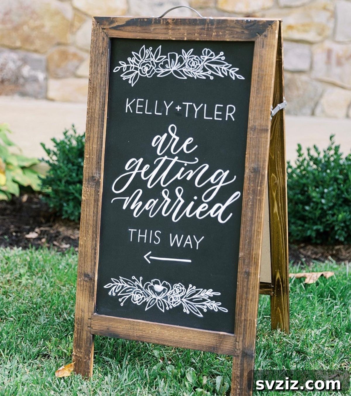 Small Weddings, Big Charm: 31 Intimate Ideas 32 Welcome Sign for a wedding with beautiful calligraphy and floral accents