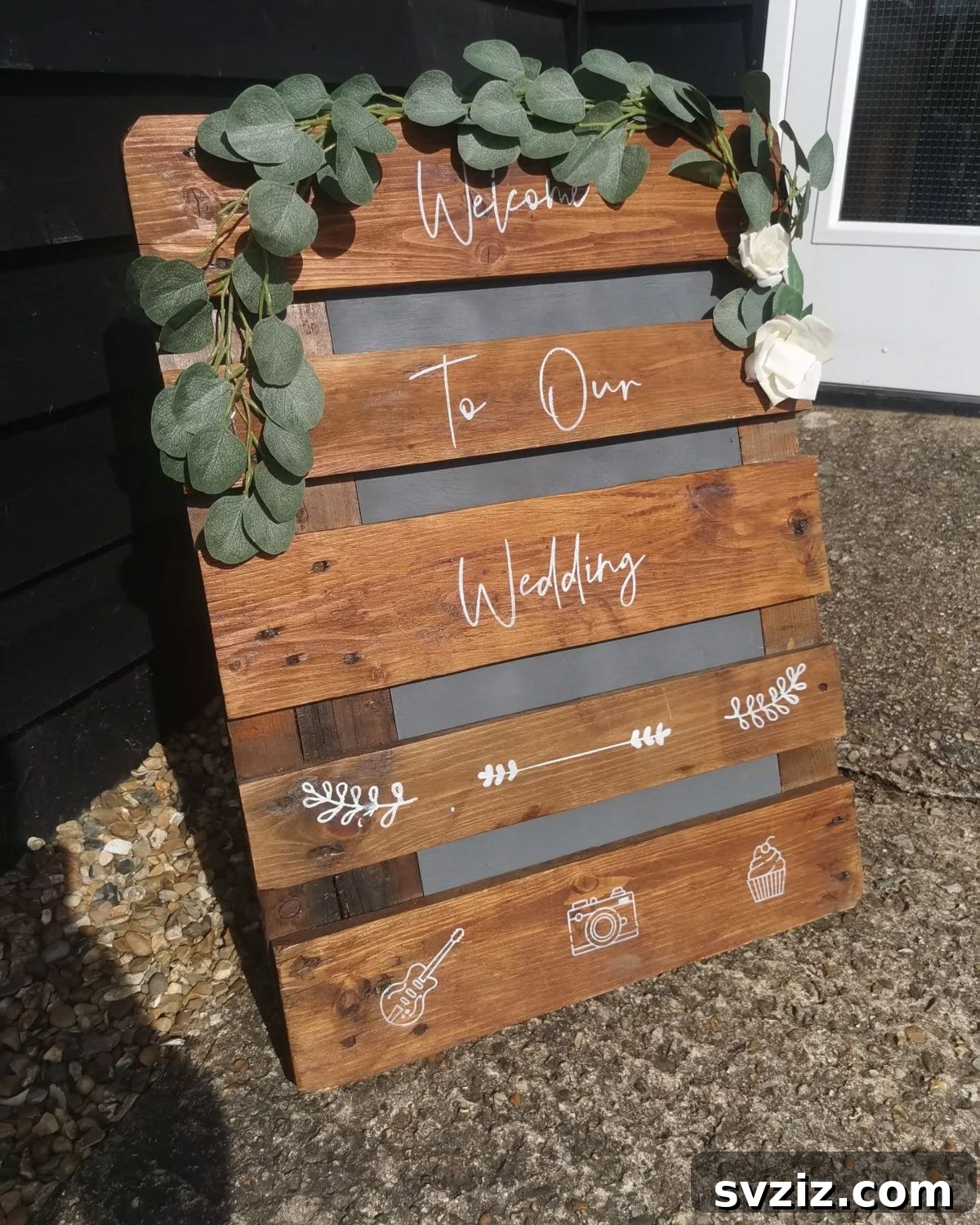 31 Adorable Rustic Wedding Ideas 18 Sweet and Simple Welcome Sign for a Country Wedding