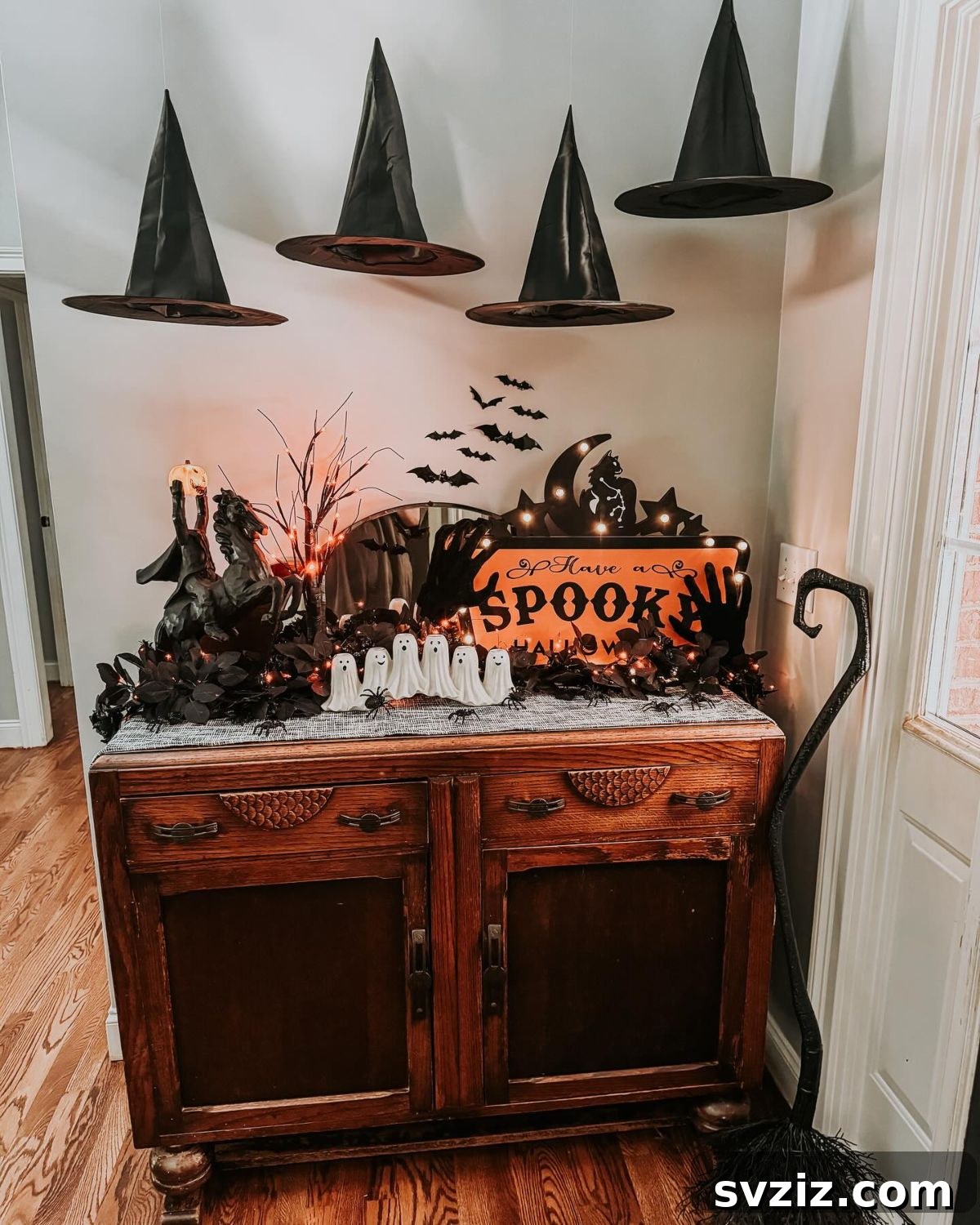 Spine-Chilling Interiors: 31 Scary Halloween Decor Ideas 9 spooky table