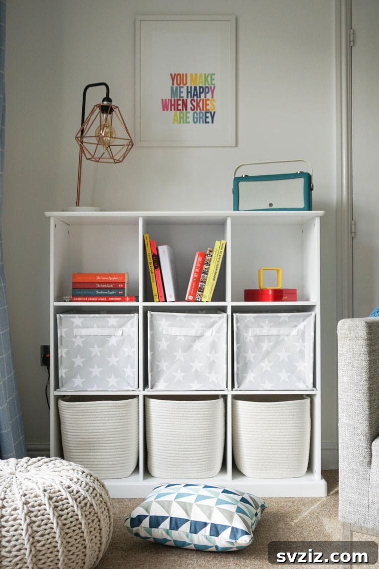 Cube cubby storage unit with fabric bins for organization