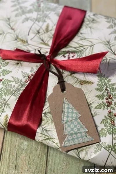 41 Quick & Easy Christmas Crafts to Finish in 15 Minutes 39 Eco-Friendly Scrap Fabric Gift Tags for Unique Christmas Presents