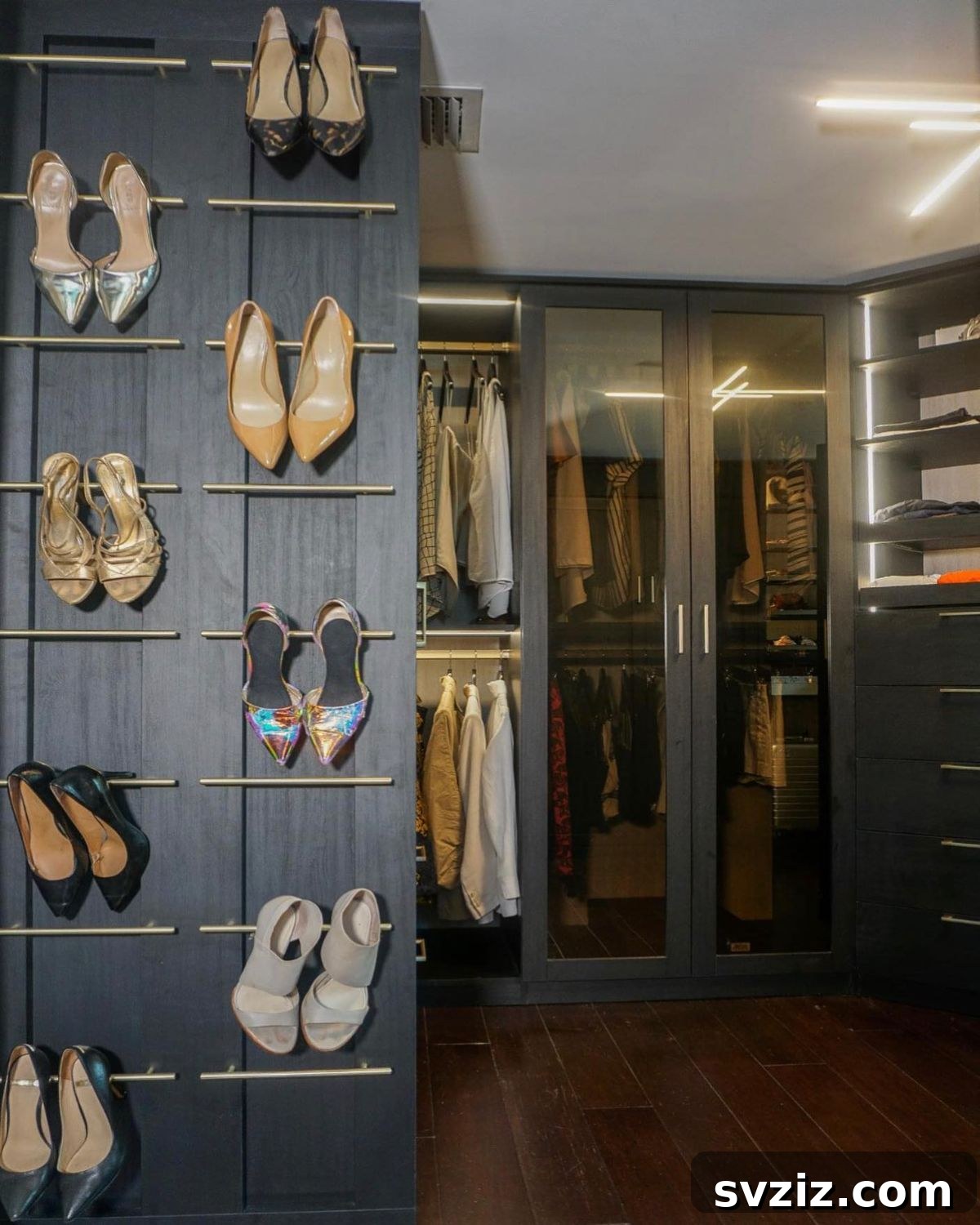 17 Genius Strategies for a Perfectly Organized Closet 6 towel rails for shoes