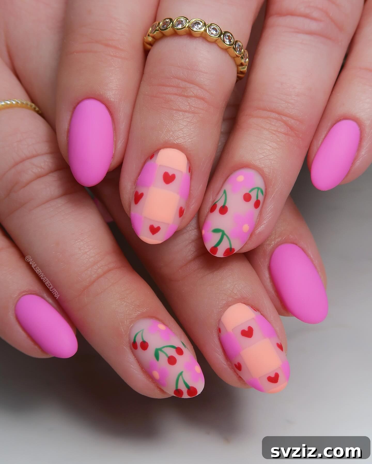 41 Stunning Floral Manicure Ideas to Blossom Your Look 23 Checkerboard Florals
