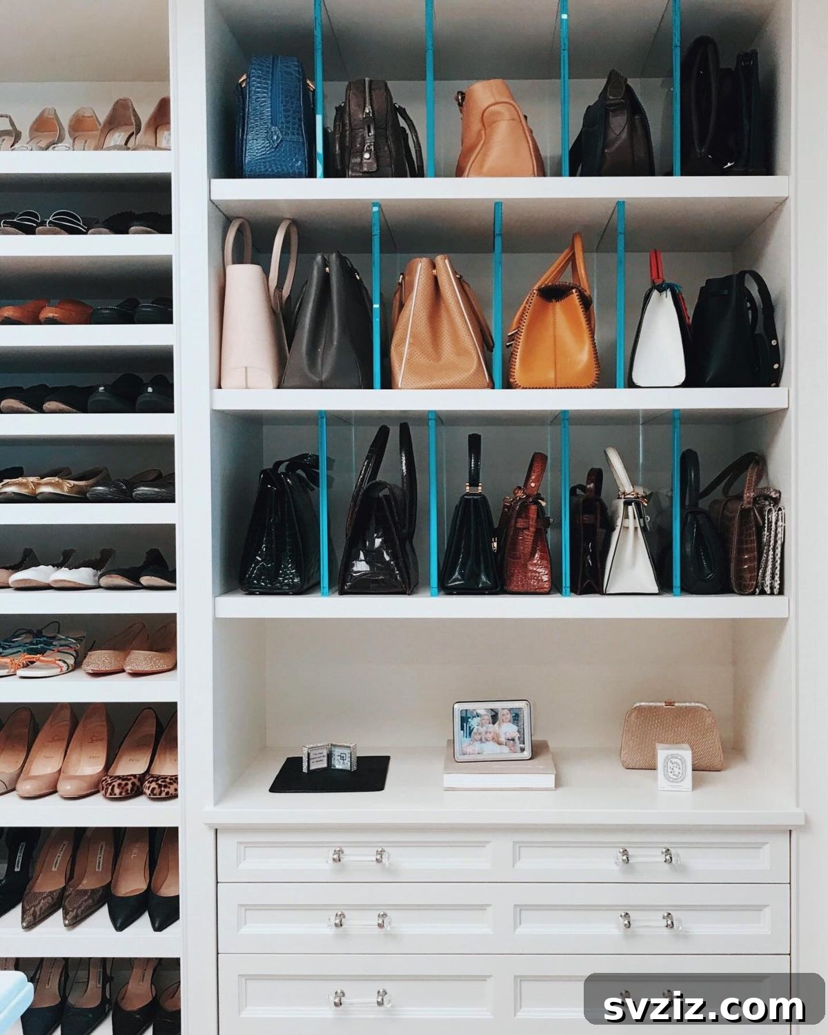 Glass shelf dividers for organized purses and handbags