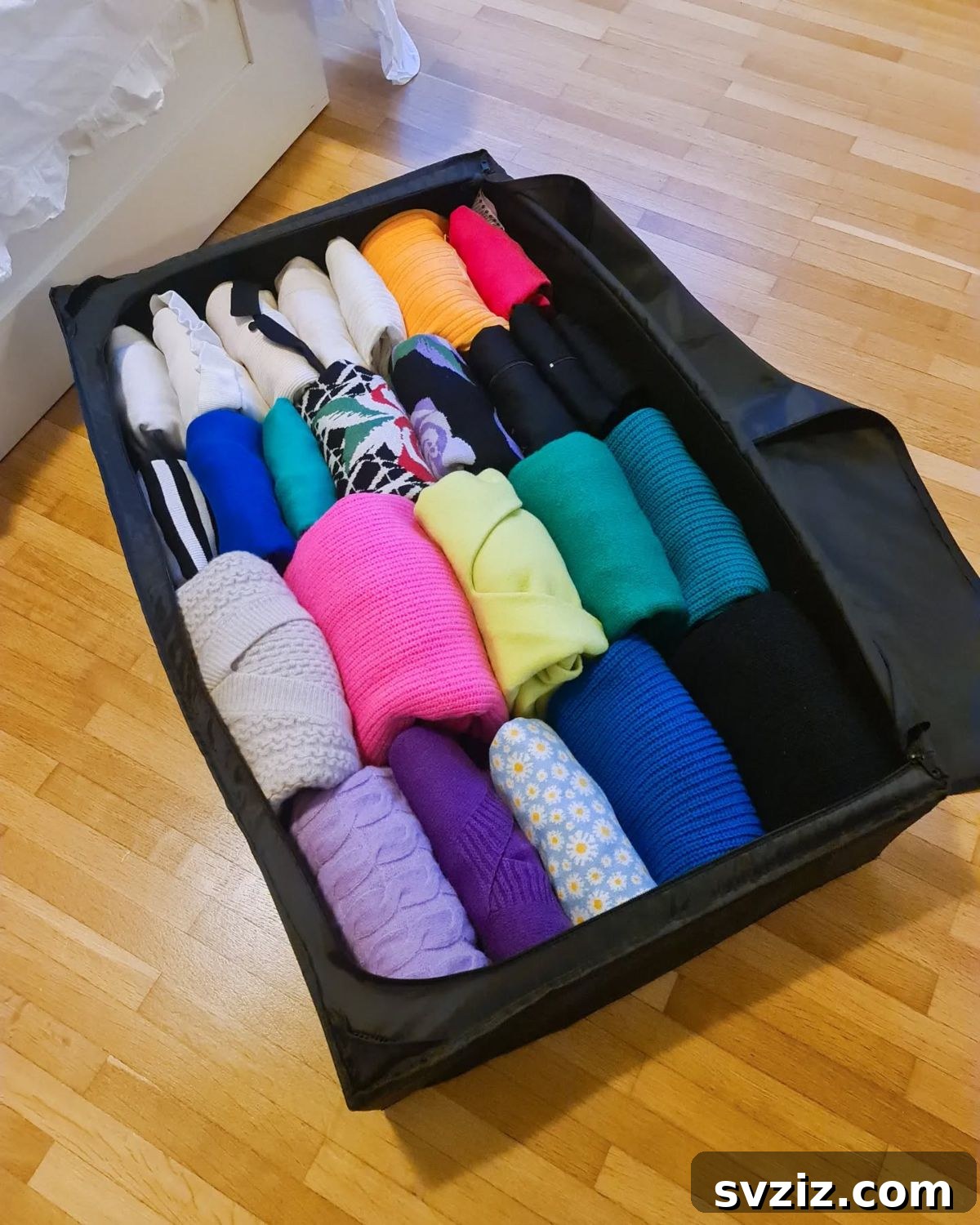 21 Brilliant Tricks for Your Ultimate Clutter-Free Home 19 Clever off-season clothing storage using packing cubes