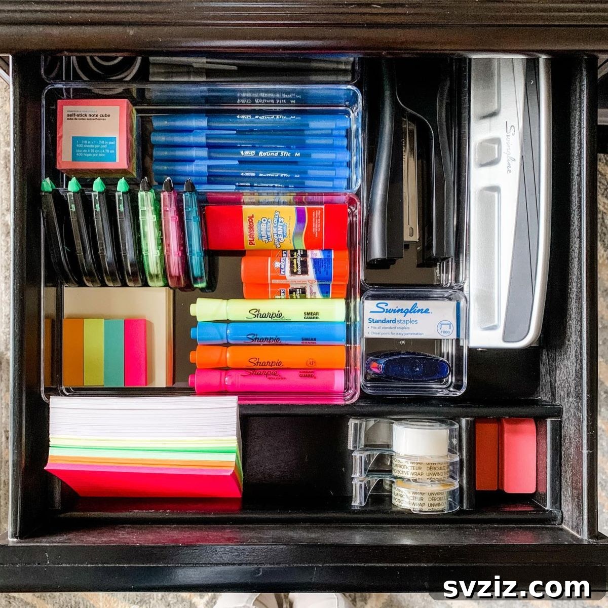 25 Genius Desk Drawer Organization Tips 17 Desk drawer with a simple and functional stationery drawer inlay