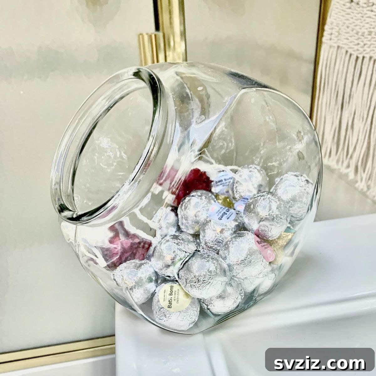 Aesthetic Bath Bomb Storage in an Upcycled Glass Jar