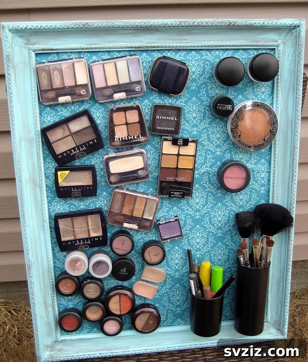 DIY Magnetic Makeup Board from a Repurposed Picture Frame