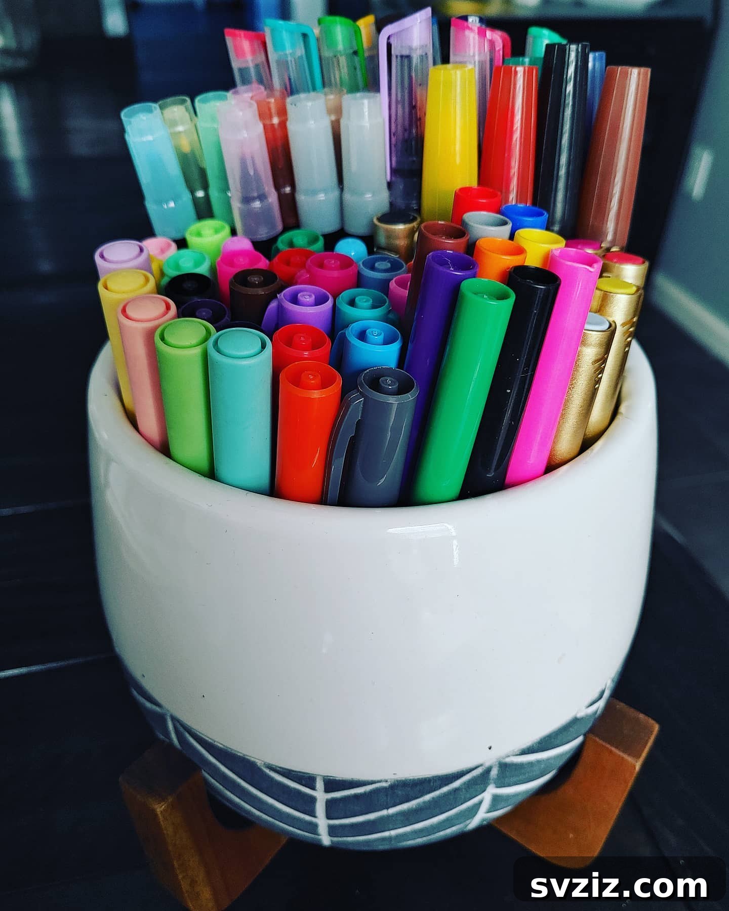 Decorative Flowerpot as an Upcycled Pen and Pencil Holder