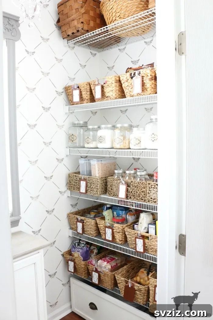 21 Brilliant Organizing Stations to Declutter Your Entire Life 22 Organized lunch station for easy meal prep at home