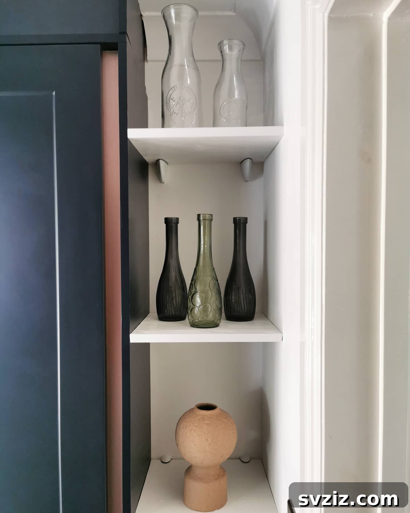 21 Clever Ways to Maximize Corner Space 11 10. Semi Floating Shelves