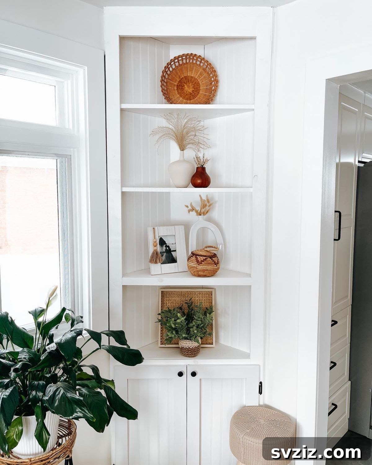 21 Clever Ways to Maximize Corner Space 16 15. Shelves for Decorative Items