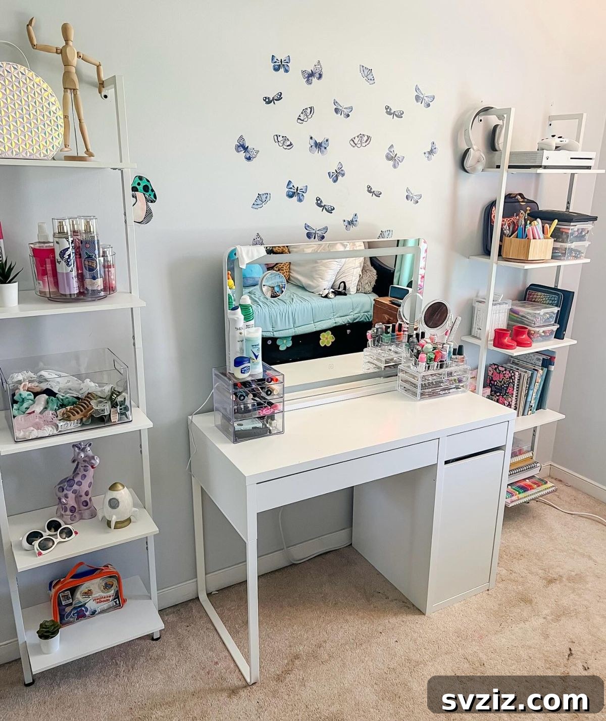 Make Your Small Bedroom Feel Huge: 21 Organizing Hacks 15 Open Shelving