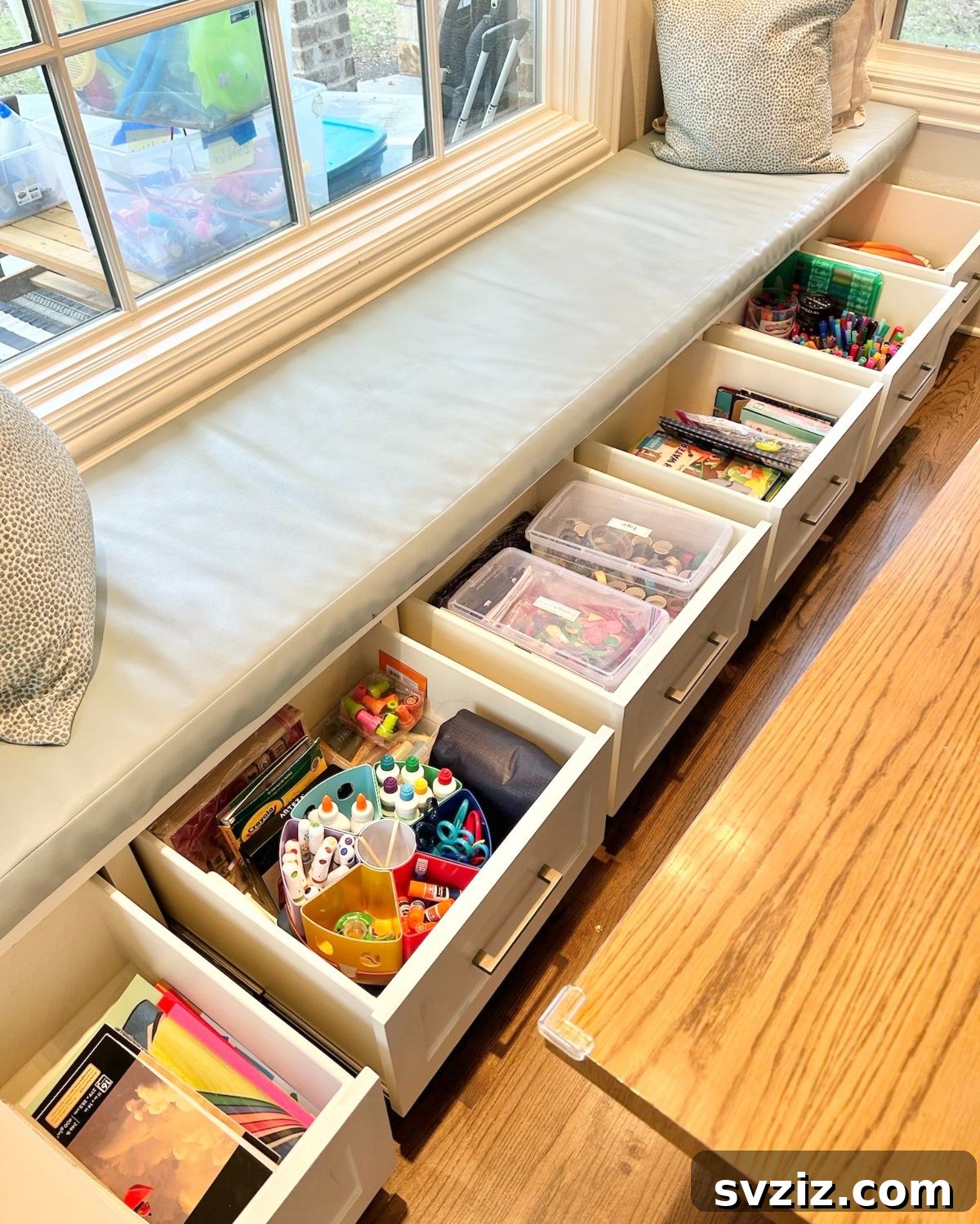 Make Your Small Bedroom Feel Huge: 21 Organizing Hacks 23 Bench with Storage Drawers