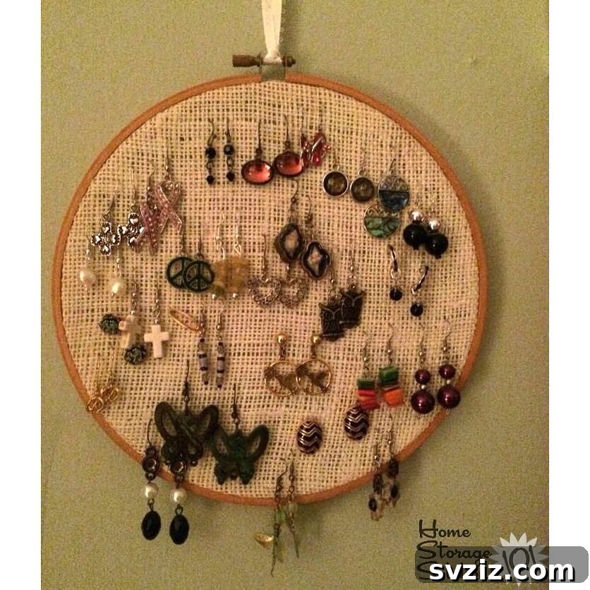 DIY Embroidery Hoop with Burlap Earring Holder