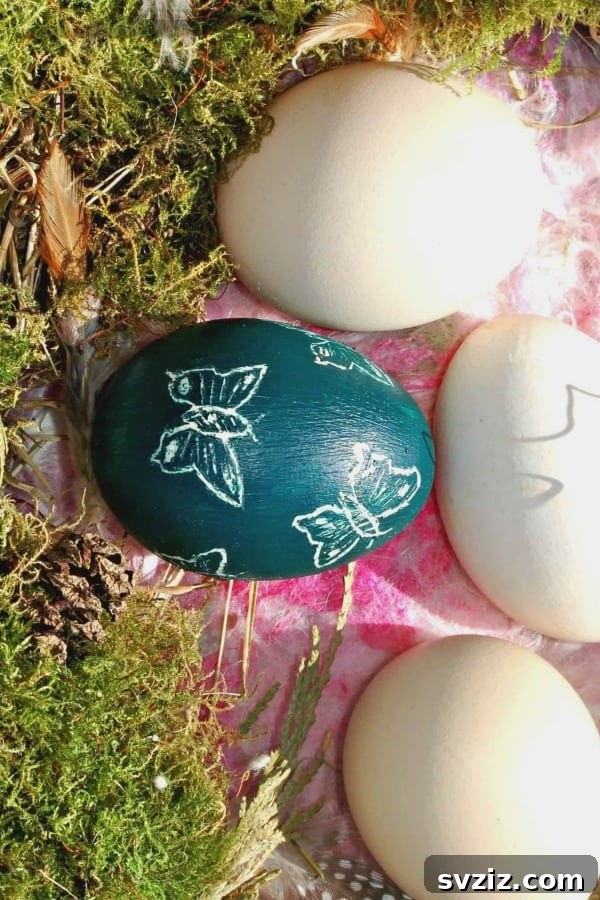 25 Inspiring DIY Easter Egg Decorating Ideas 10 Sgraffito