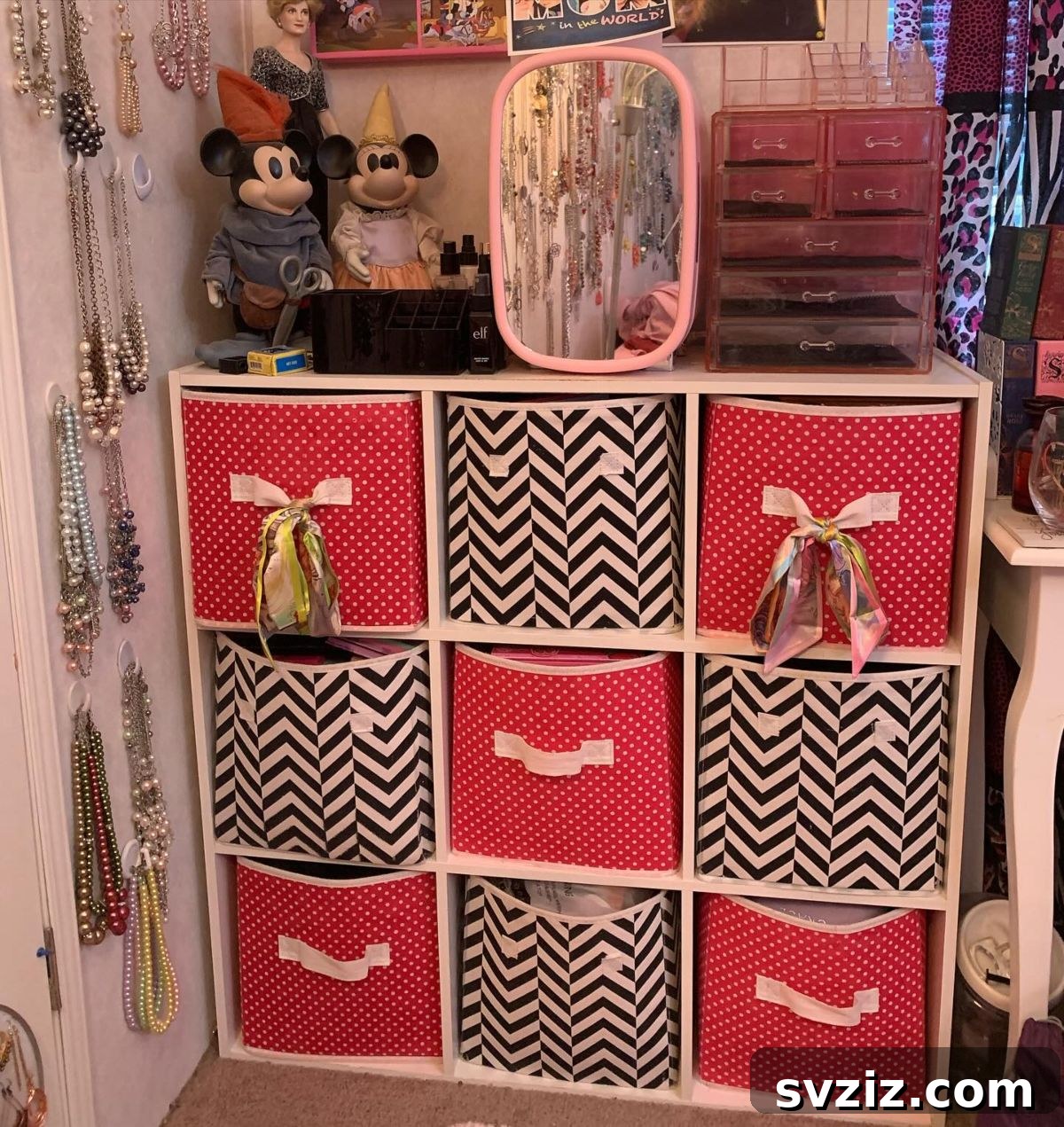Smart Storage Cubes: Stylish Ways to Maximize Every Inch of Your Home 18 Makeup Storage