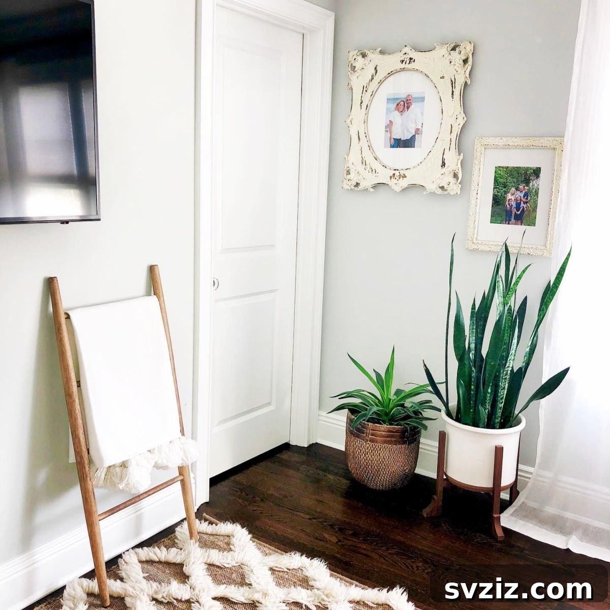 27 Chic & Stylish Home Organization Hacks for a Beautifully Transformed Space 27 Decorative wooden ladder holding cozy blankets