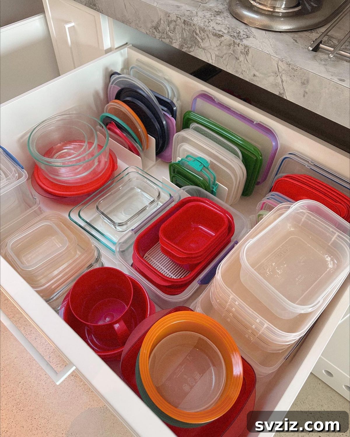 4. Broken or Mismatched Food Containers