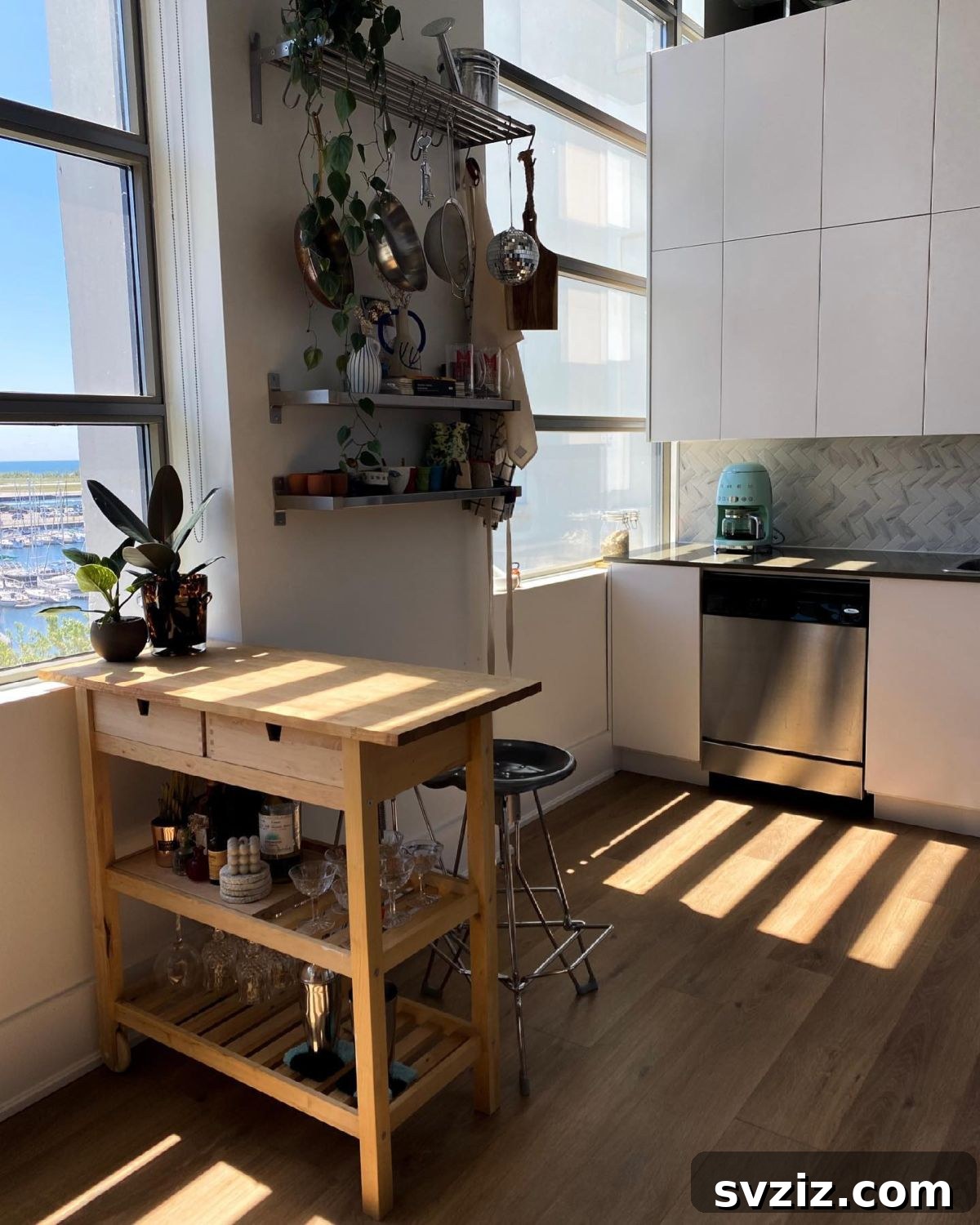 Cozy Kitchen Nook created with an IKEA Förhöja kitchen trolley, serving as a breakfast bar.