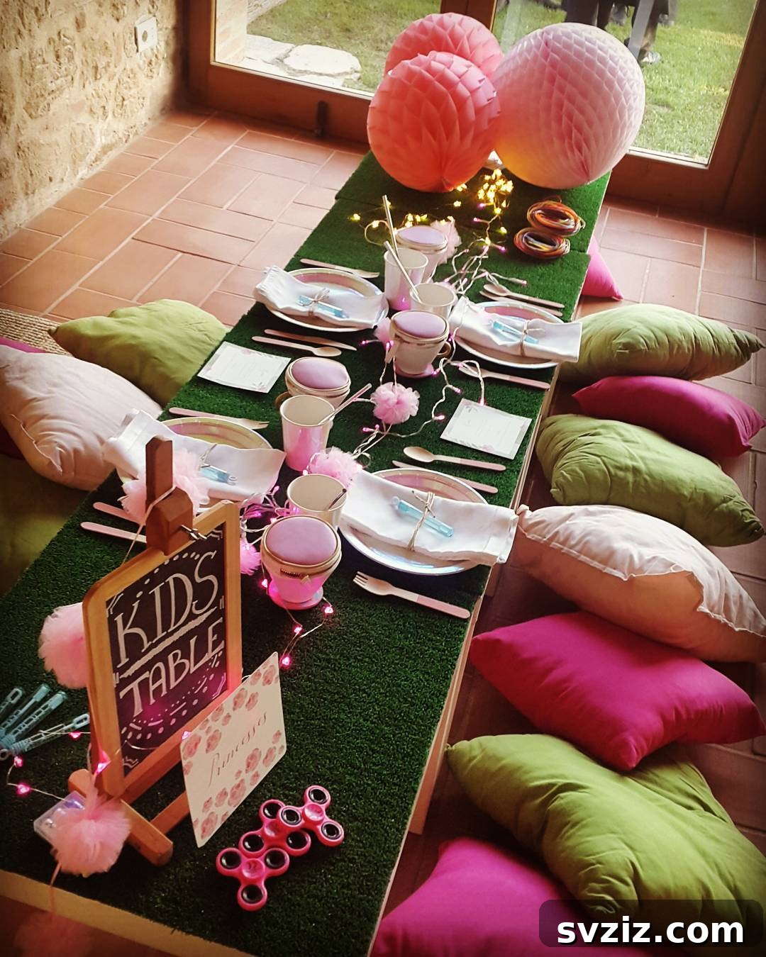17 Enchanting Wedding Table Concepts for Your Youngest Attendees 6 4. Cushion Seating
