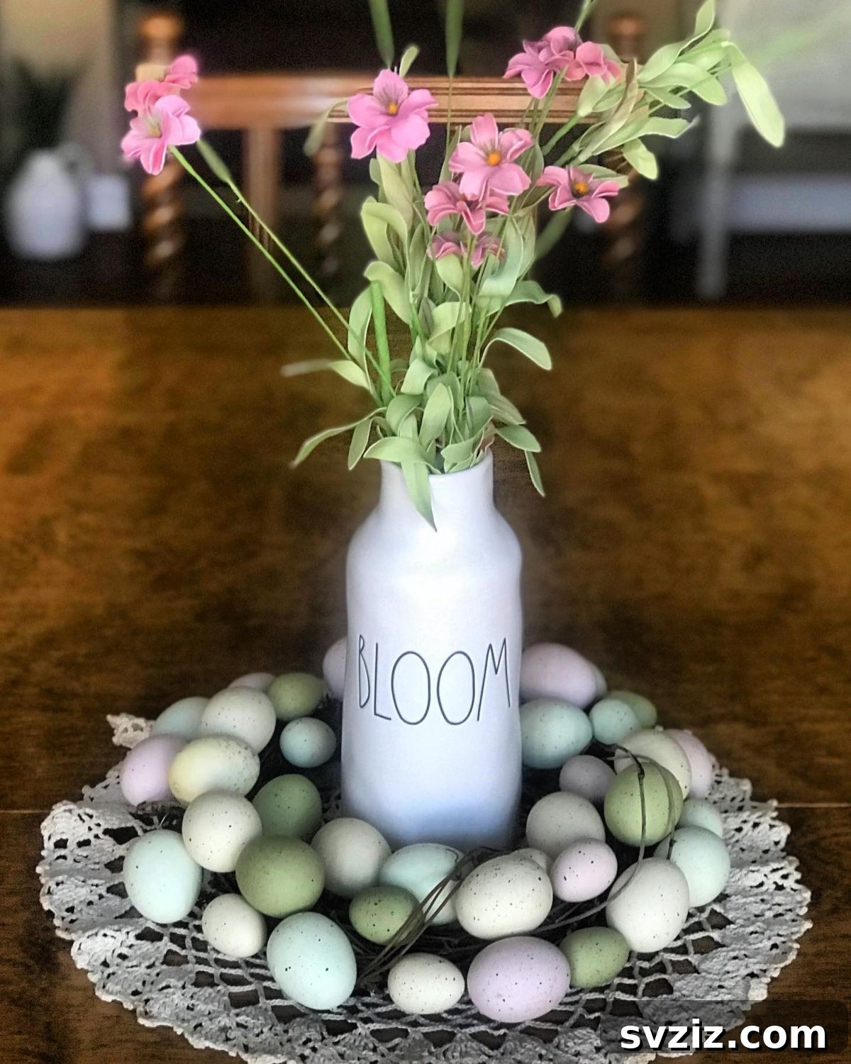 23 Effortless DIY Summer Dining Table Centerpieces 7 5. Easter Egg Centerpiece
