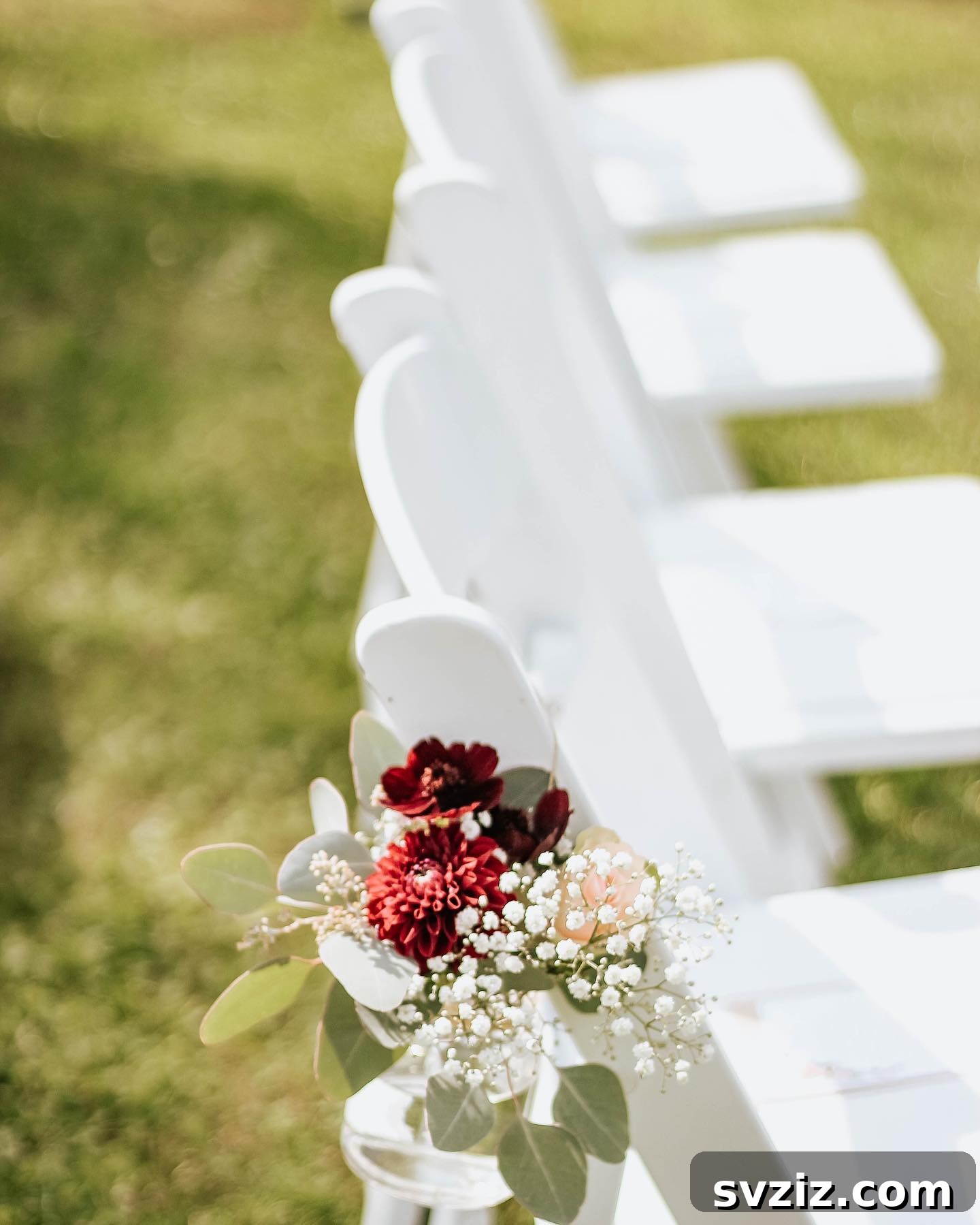 Warm Fall Backyard Wedding Inspirations 10 8. Pretty Florals