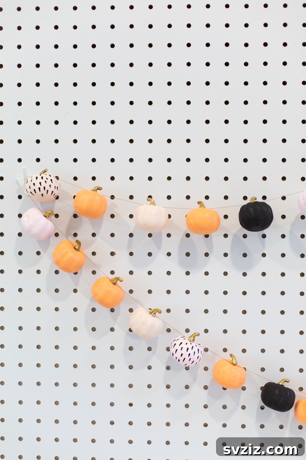 Delightful Mini Pumpkin Garland for Fall Decoration