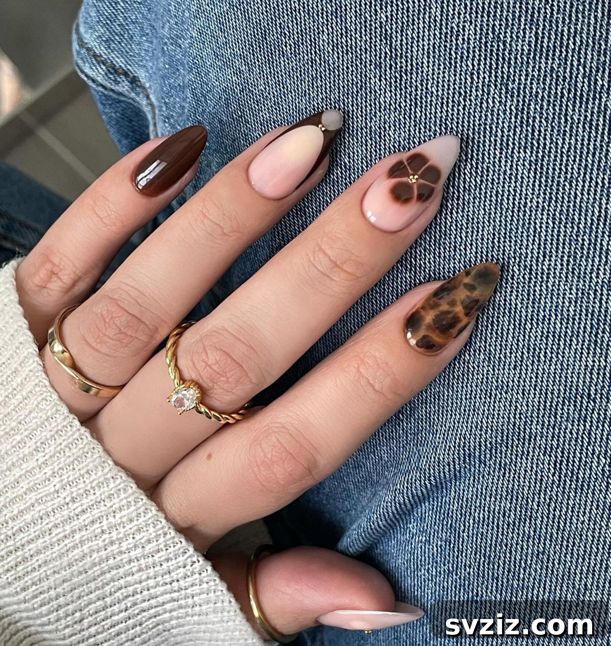 21 Exquisite Almond Nail Designs for Thanksgiving 19 17. Espresso and Tortoiseshell Almond Nails