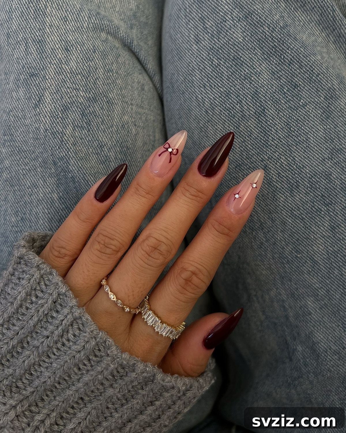 21 Exquisite Almond Nail Designs for Thanksgiving 3 1. Pink and Burgundy Almond Nails