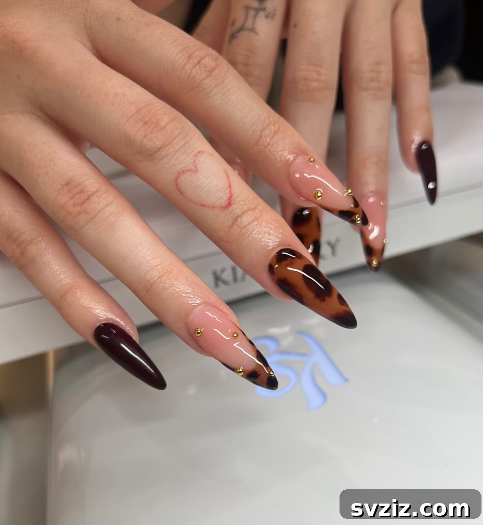 21 Exquisite Almond Nail Designs for Thanksgiving 4 2. Tortoiseshell Almond Nails Design