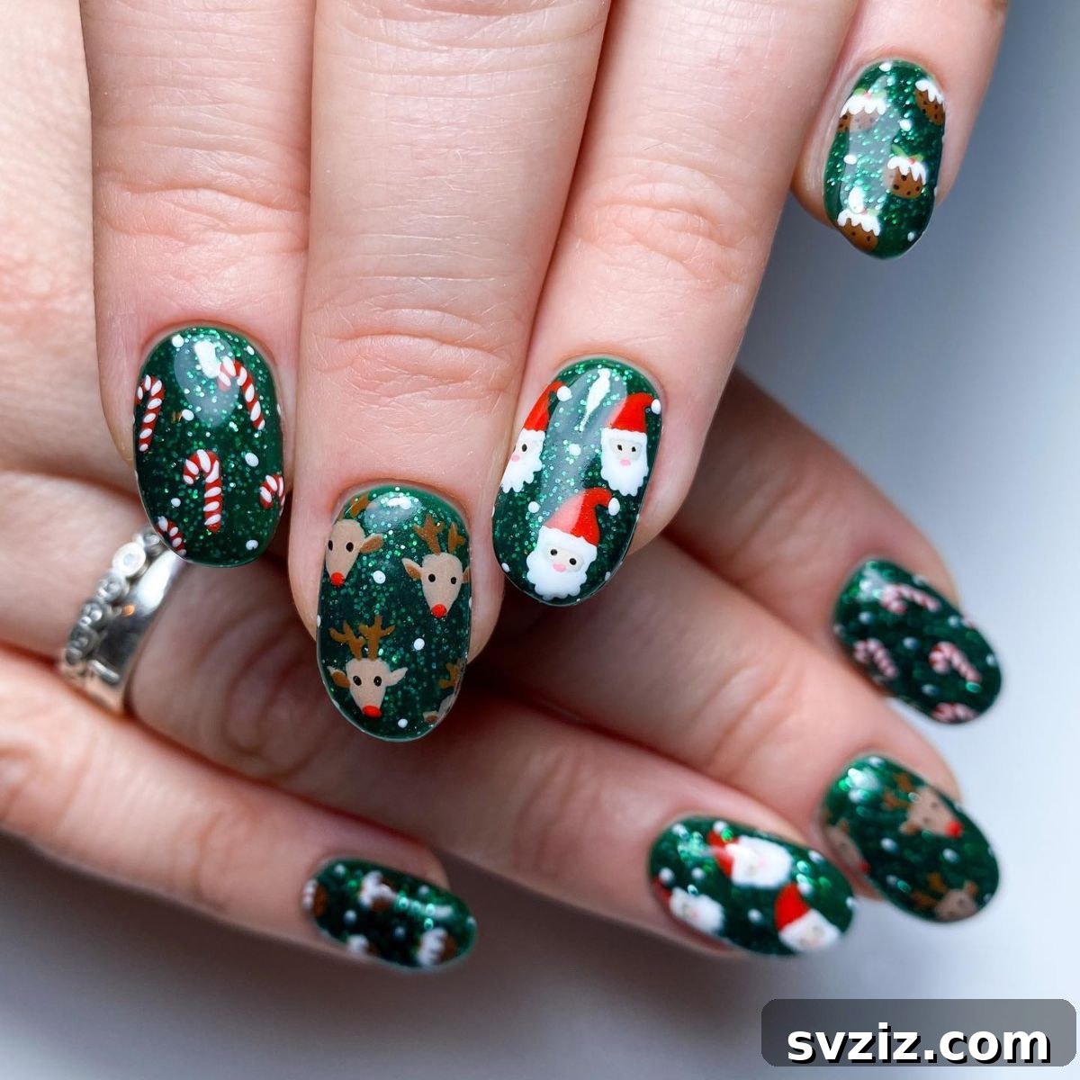 15. Super Cute Art on Green Nails