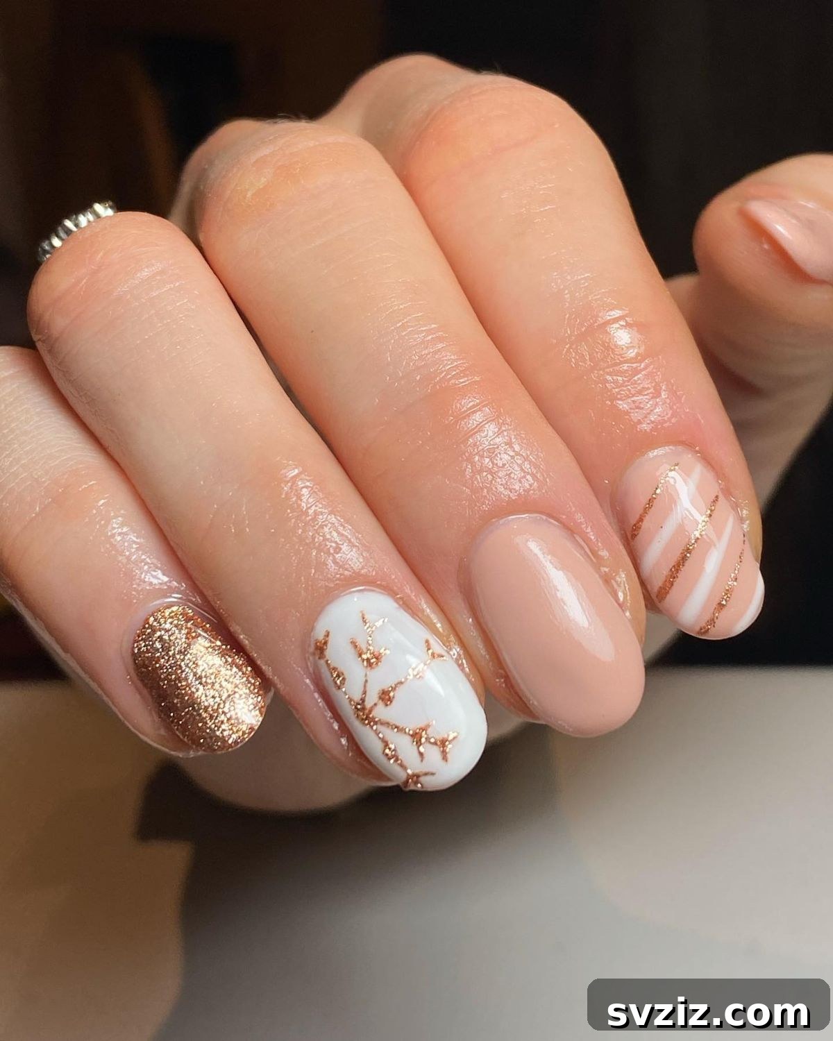 19. Gorgeous Gold and White