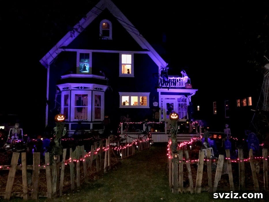 DIY Front Yard Halloween Pallet Fence