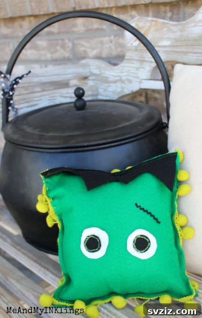 20 Spooktacular Halloween Decorating Ideas 14 DIY Felt Ghost and Frankenstein Halloween Plush Decor