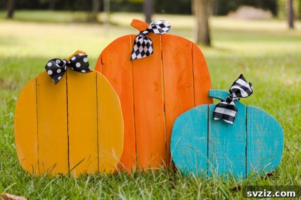 20 Spooktacular Halloween Decorating Ideas 16 DIY Rustic Pumpkin Fences made from Wood Pallets