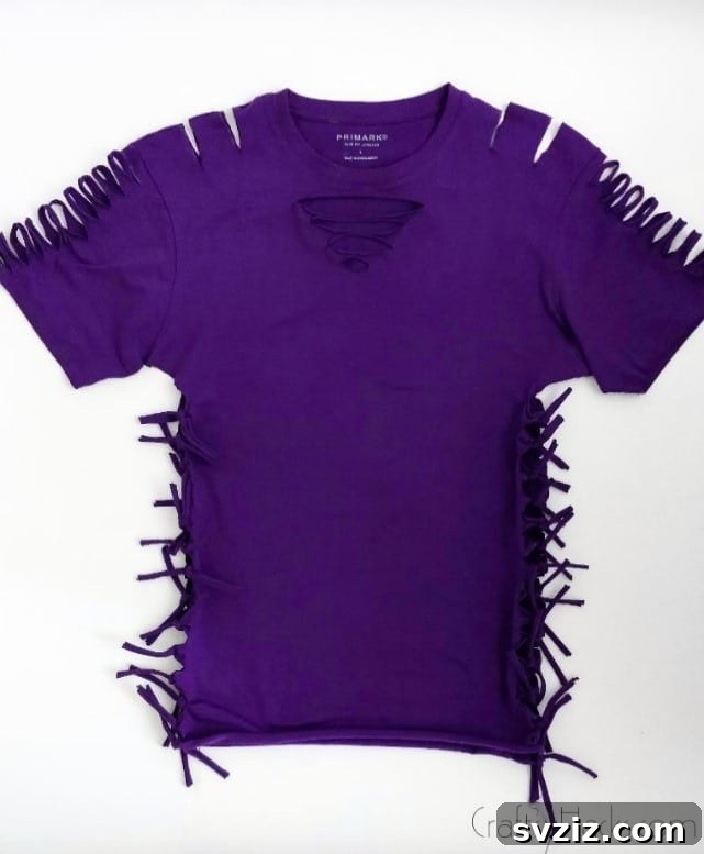 No-Sew T-Shirt Makeover 13 completed knots on shirt