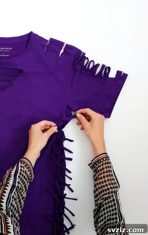 No-Sew T-Shirt Makeover 16 tying knot on seam