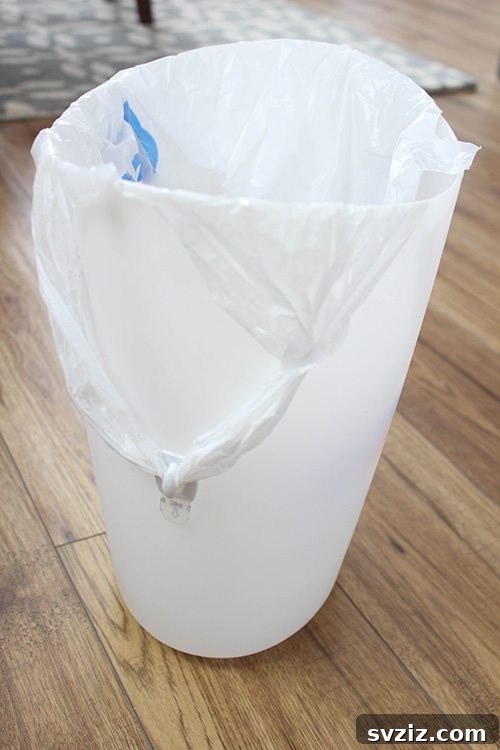 Keep Your Garbage Organized with Command Hooks