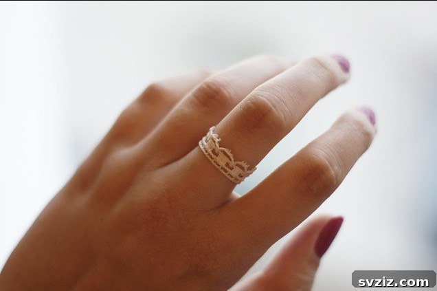 27 DIY Rings You'll Never Want to Take Off 28 Delicate and elegant DIY simple lace rings, a unique fabric jewelry idea.