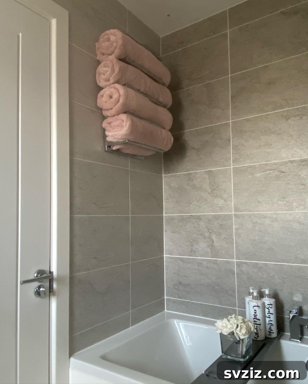 Floating Towel Organizer for compact bathrooms