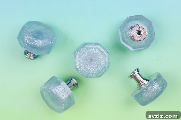 37 Brilliant Resin Projects You'll Be Obsessed With 26 Resin Drawer Or Door Pull